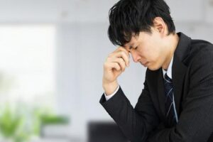 願っているのに、なかなか実現しないのは、何を思っているかにかかっている。しかし、多くの人はそれに気が付いていない。途方に暮れる人の用を現した図