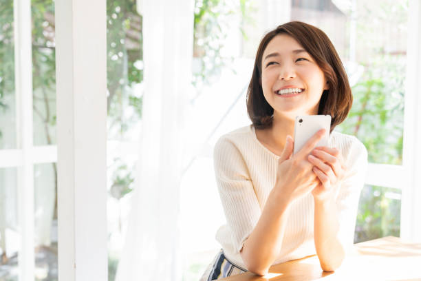 これから始めることに対して、やる気とワクワクを感じている女性の図