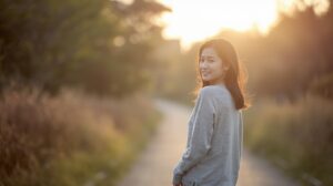 あれはあれでよかったと過去を肯定し前を向いて進もうとしている女性